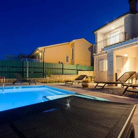 Delightfully House With A Private Pool And A Sea View בית נופש *