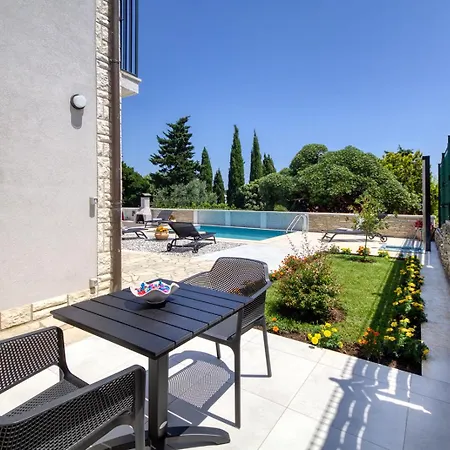 Delightfully House With A Private Pool And A Sea View בית נופש *