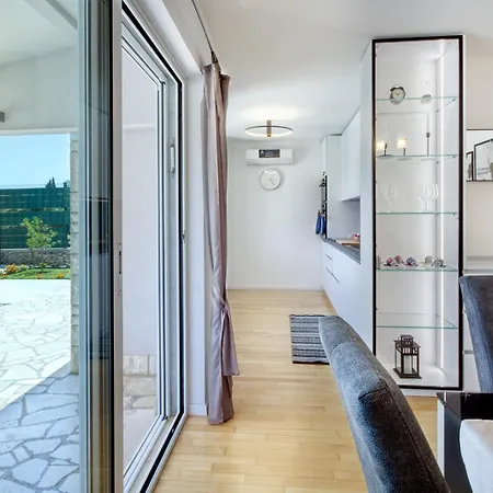 Delightfully House With A Private Pool And A Sea View Дом отдыха
