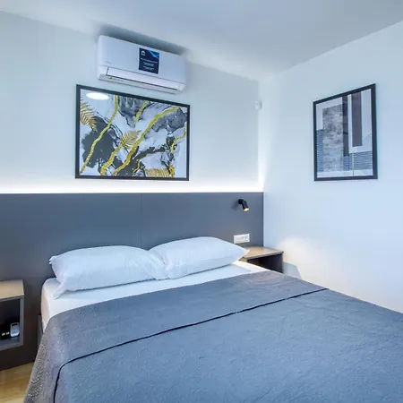Delightfully House With A Private Pool And A Sea View Holiday home Premantura