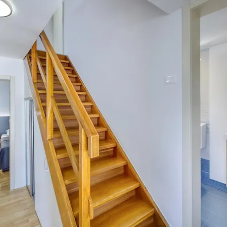 Дом отдыха Delightfully House With A Private Pool And A Sea View Премантура