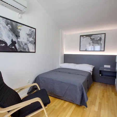 Дом отдыха Delightfully House With A Private Pool And A Sea View Премантура